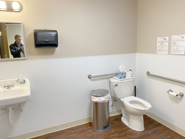 NEWLY REMODELED MEDICAL &/OR OFFICE SPACE: 800 SE 181st Ave, Portland, OR 97233